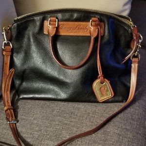 Dooney &Bourke classic handbag